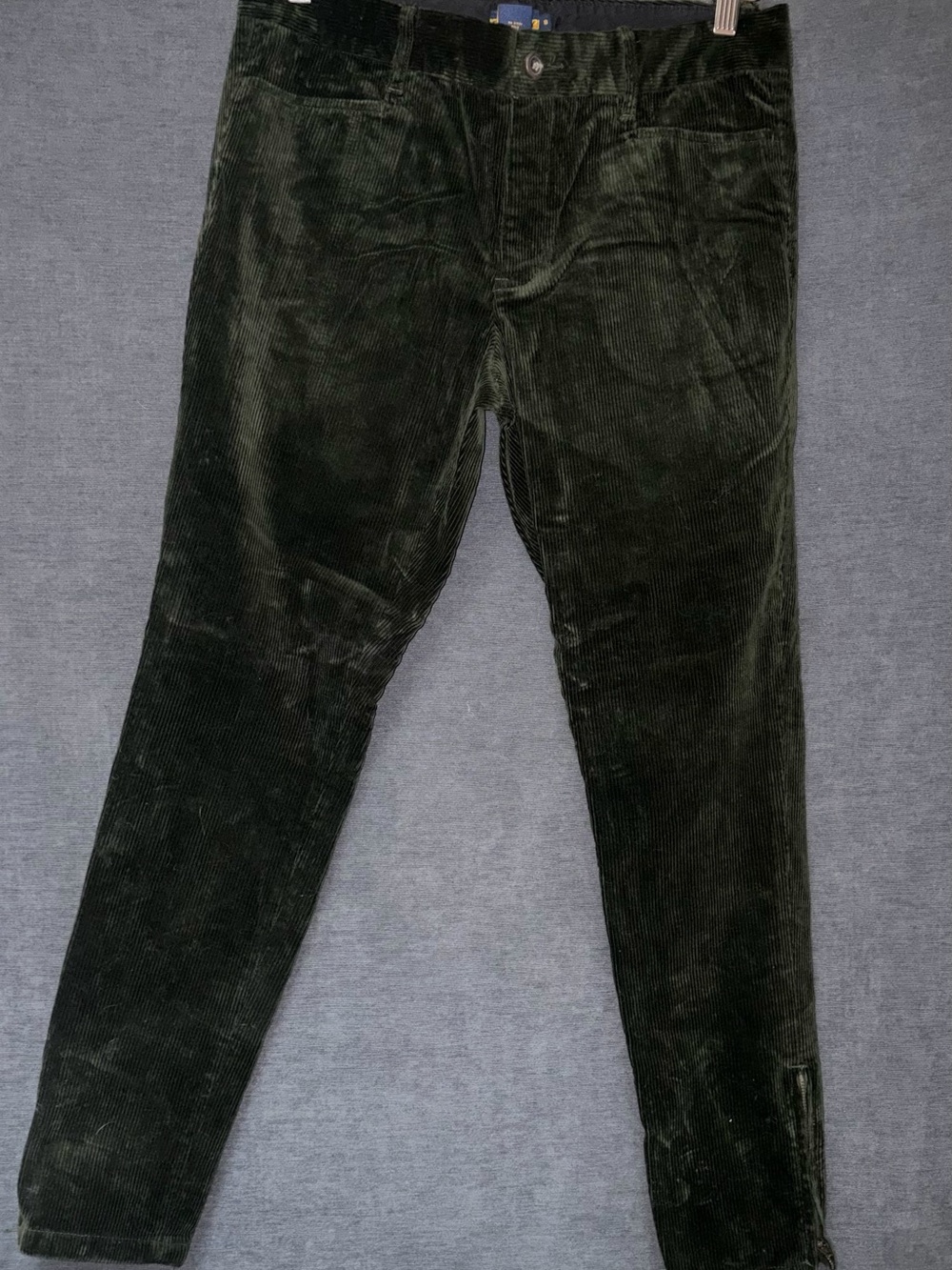 Slim Corduroy Pants in Dark Green